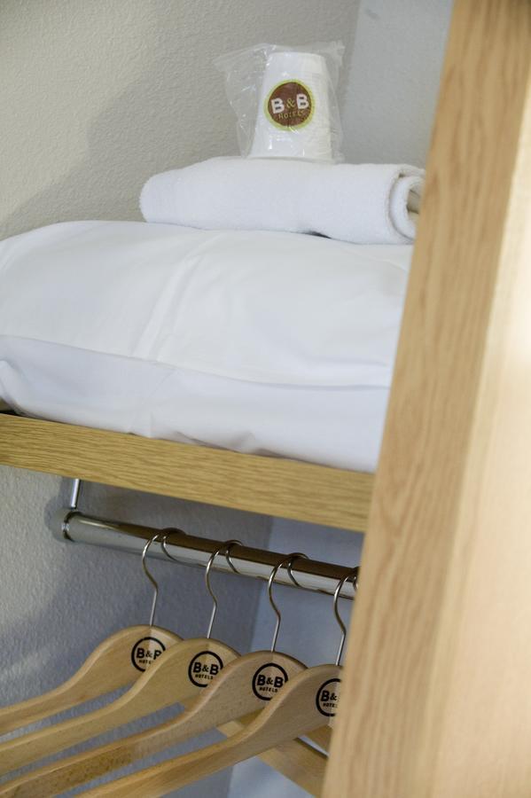 B&B HOTEL CHATEAUROUX Aéroport Déols Esterno foto